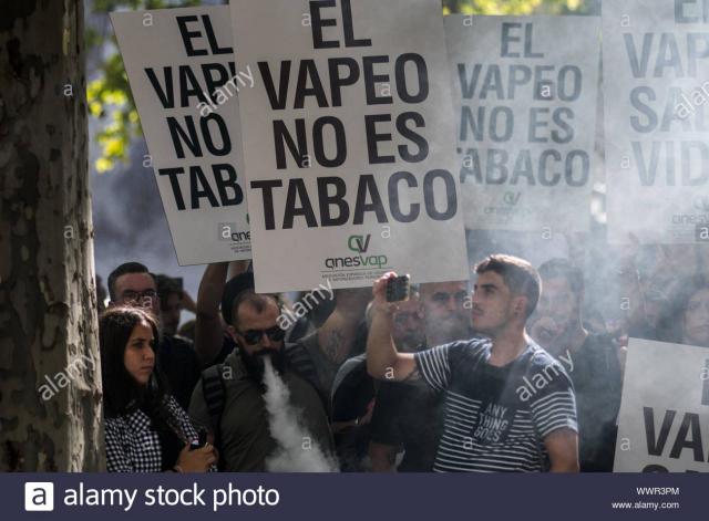 nistry-defending-the-use-of-electronic-cigarettes-against-tobacco-placards-read-vaping-is-not-tobacco-protesters-are-demanding-a-not-equal-treatment-between-tobacco-and-electronic-cigarettes-credit-marcos-del-mazoalamy-live-news-WWR3PM.jpg